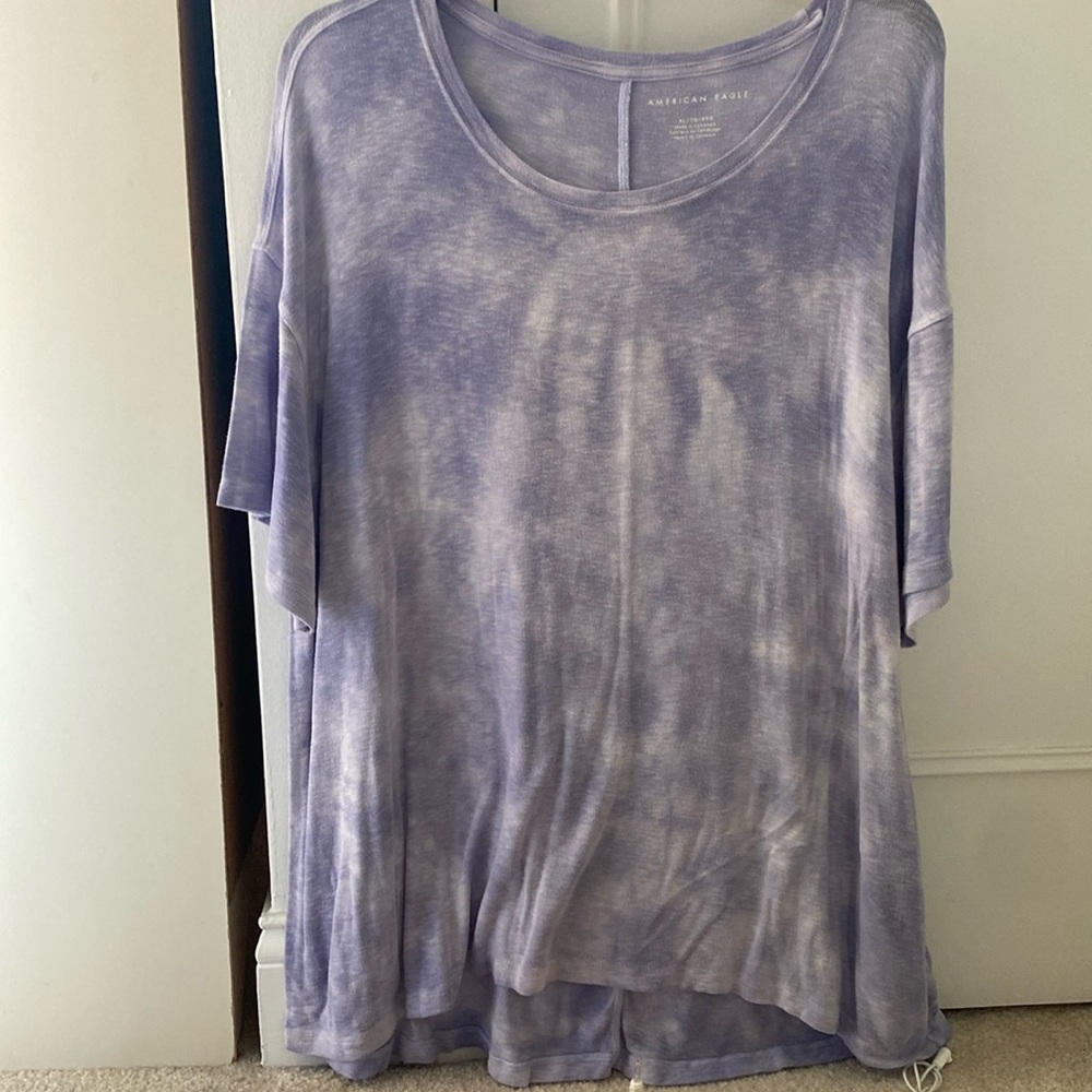 Purple/white AEO top
